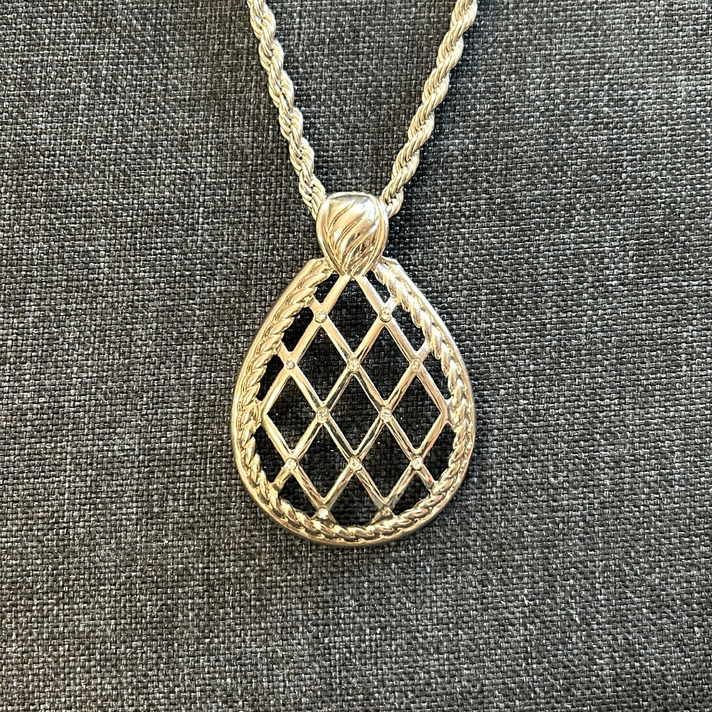 Silver toned Necklace